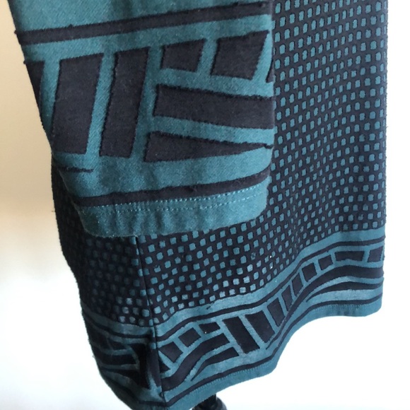 Max Studio 3/4 sleeve round neck tunic top green & black pattern Size XS - Picture 4 of 16